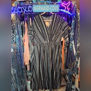 #0559 18/20 NWT BLOOMCHIC Maxi Dress VNeck 2 Side Pockets 2 Front Slits 25ptp